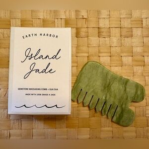 Earth Harbor Island Jade Gemstone Comb + Gua Sha